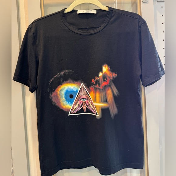Givenchy tshirt - never worn - Picture 1 of 3